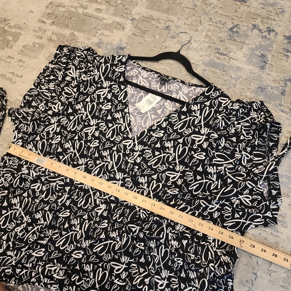 NWT Torrid Hearts Print Mini Studio Knit Surplice Dress Black White 6X Pockets - Picture 11 of 16